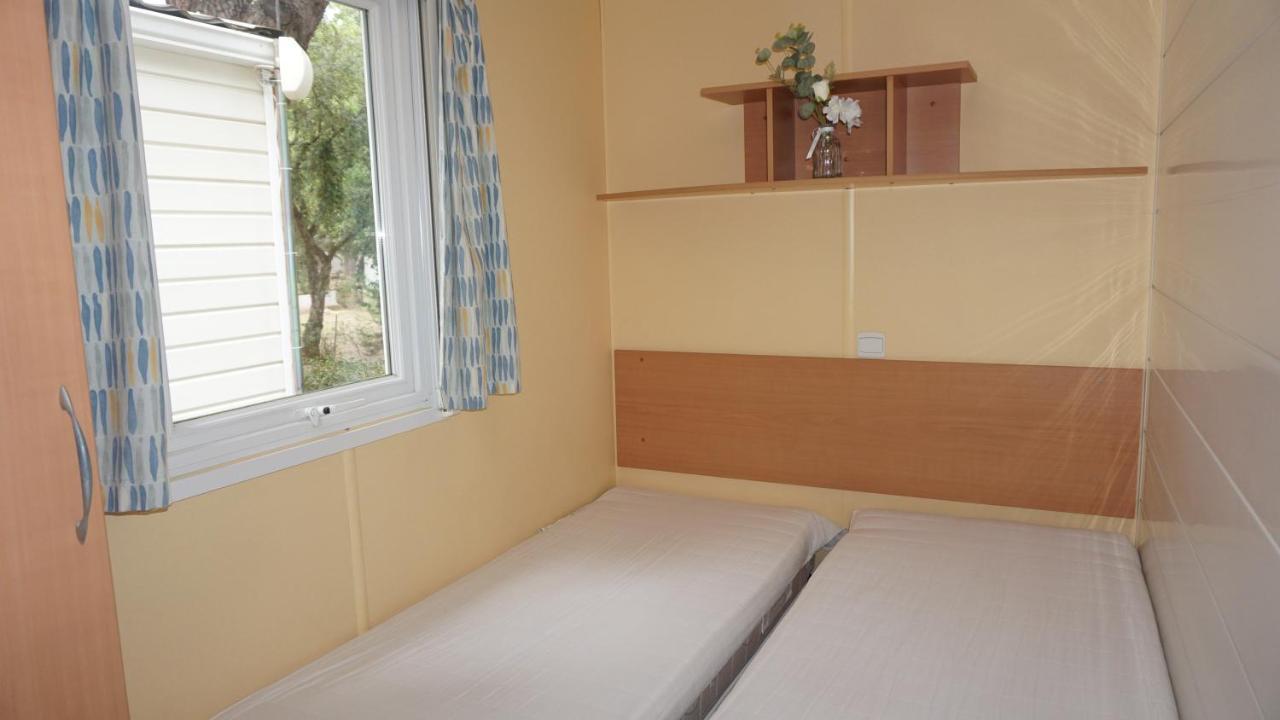 Chalets Met Buitenkeuken Op Camping Lei Suves - Joycasa Roquebrune-sur Argens Exteriör bild