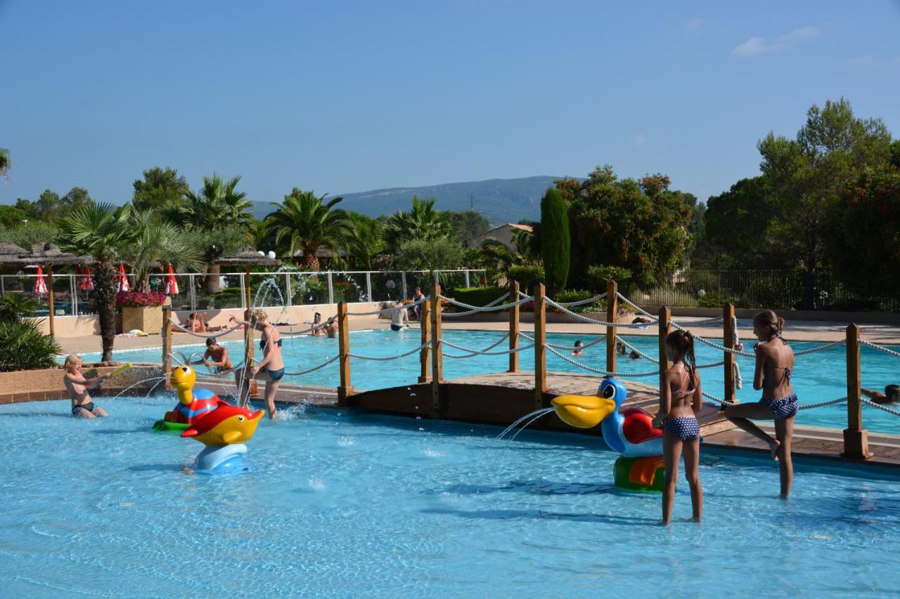 Chalets Met Buitenkeuken Op Camping Lei Suves - Joycasa Roquebrune-sur Argens Exteriör bild
