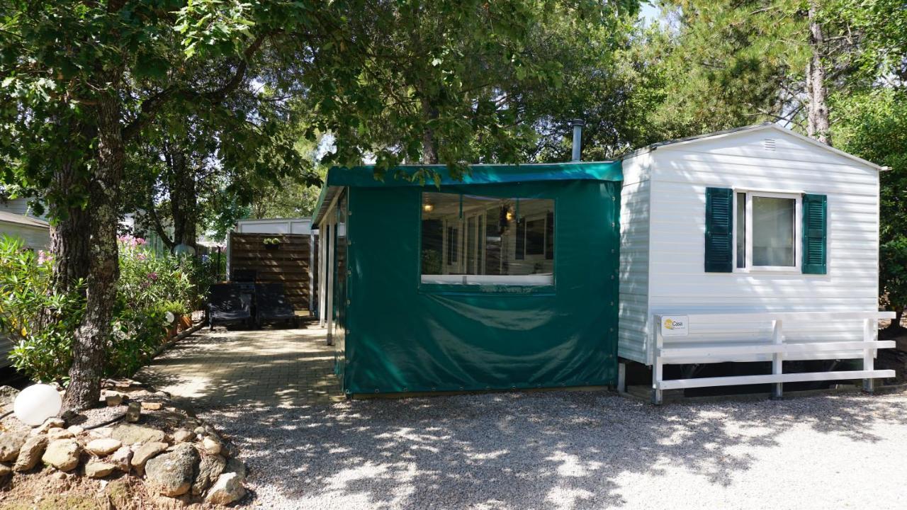Chalets Met Buitenkeuken Op Camping Lei Suves - Joycasa Roquebrune-sur Argens Exteriör bild