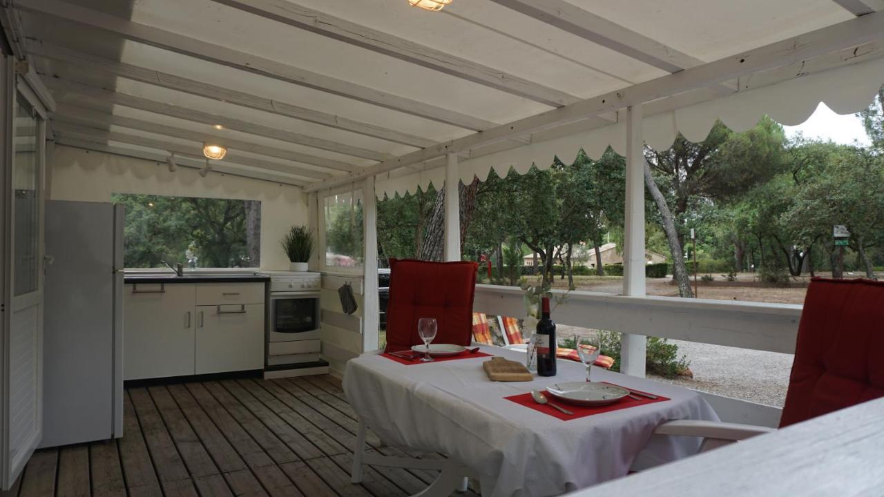 Chalets Met Buitenkeuken Op Camping Lei Suves - Joycasa Roquebrune-sur Argens Exteriör bild