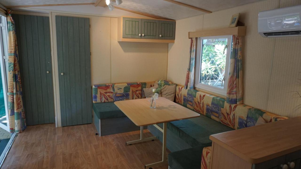Chalets Met Buitenkeuken Op Camping Lei Suves - Joycasa Roquebrune-sur Argens Exteriör bild