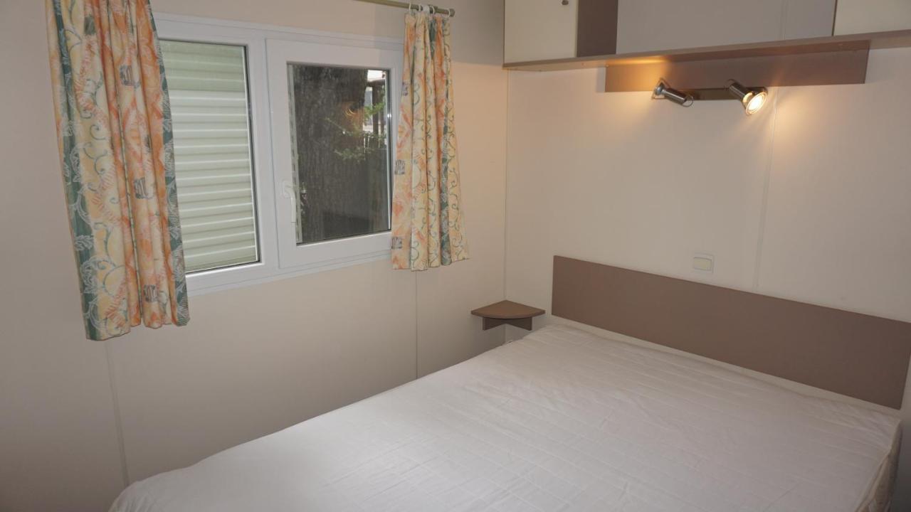 Chalets Met Buitenkeuken Op Camping Lei Suves - Joycasa Roquebrune-sur Argens Exteriör bild