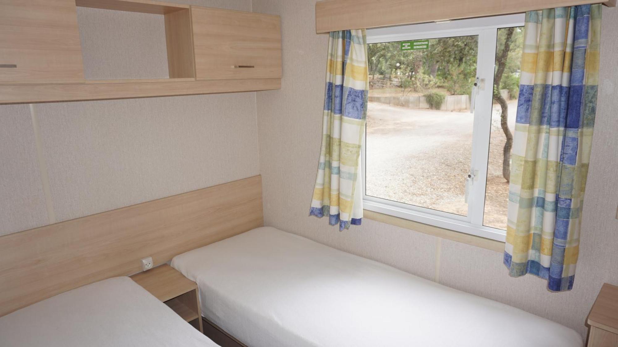 Chalets Met Buitenkeuken Op Camping Lei Suves - Joycasa Roquebrune-sur Argens Rum bild