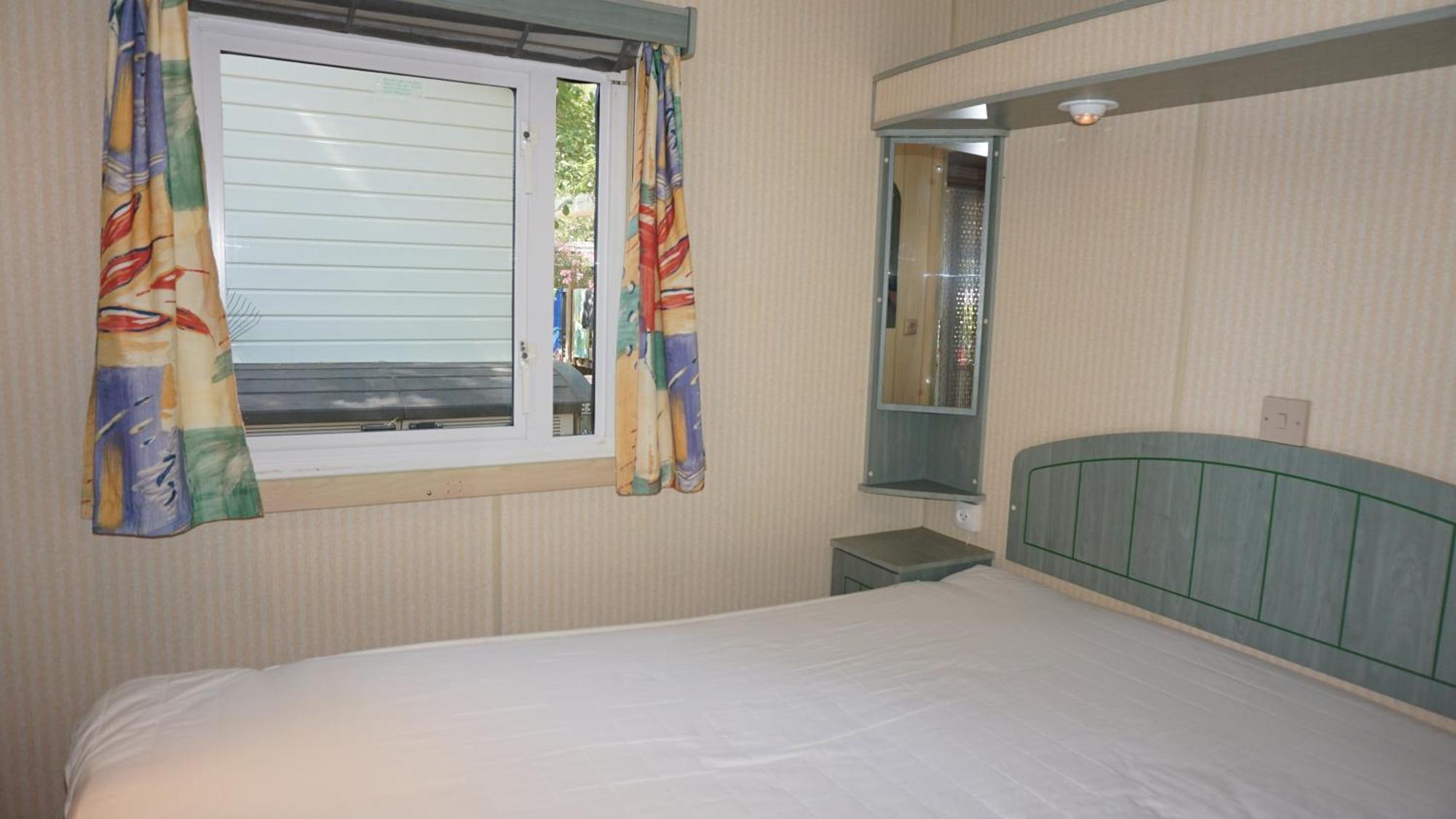 Chalets Met Buitenkeuken Op Camping Lei Suves - Joycasa Roquebrune-sur Argens Rum bild