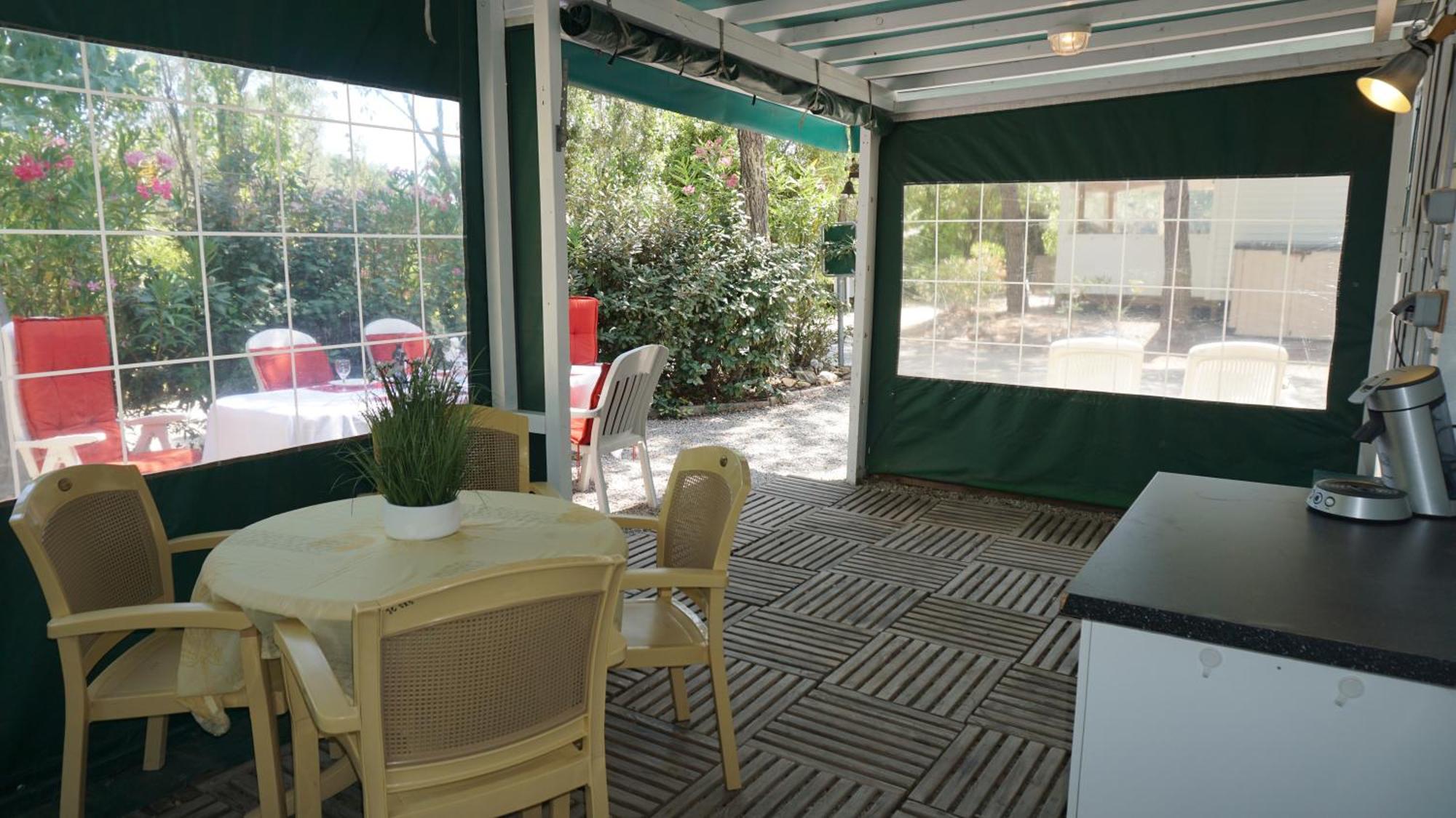 Chalets Met Buitenkeuken Op Camping Lei Suves - Joycasa Roquebrune-sur Argens Rum bild