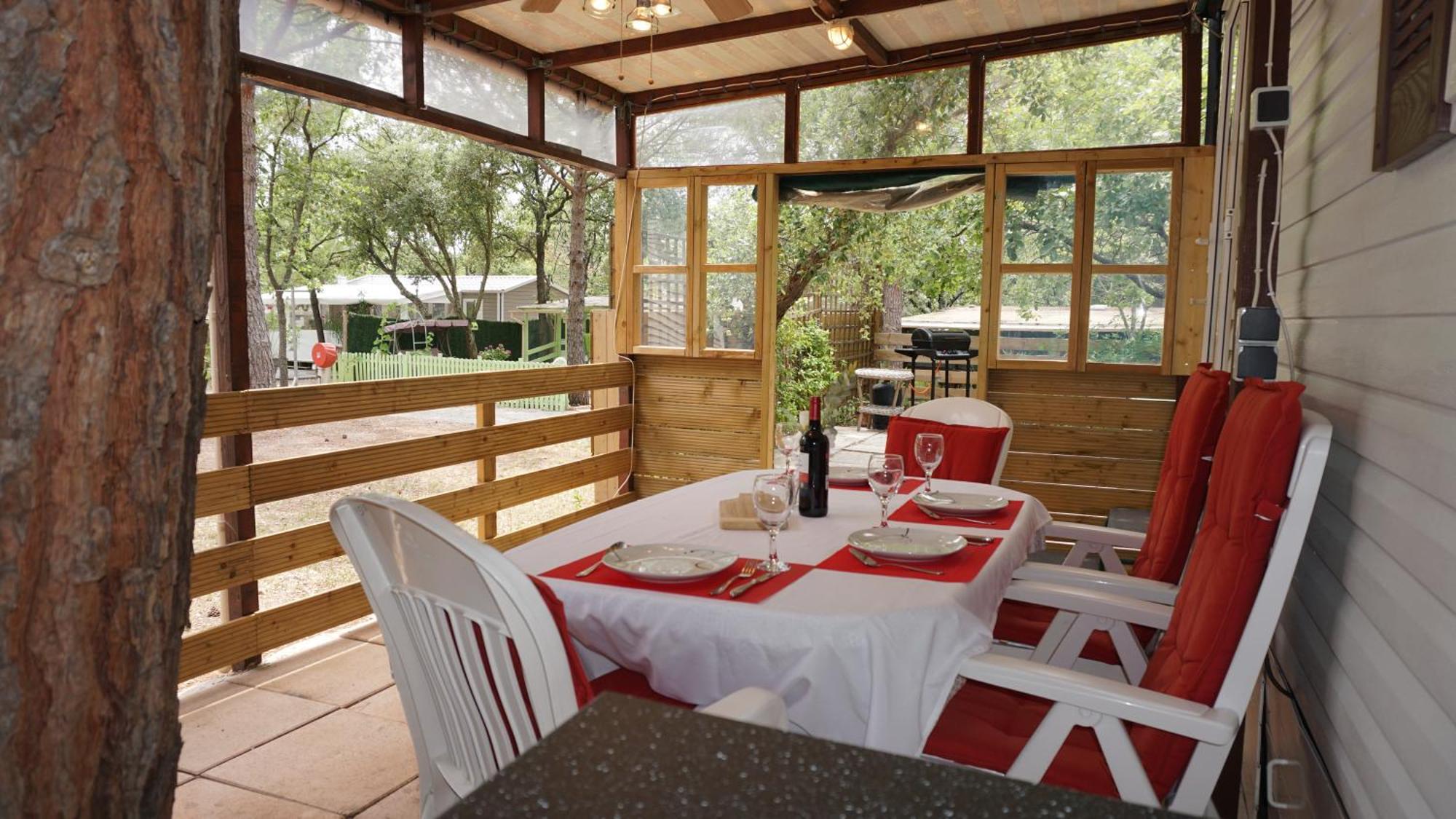 Chalets Met Buitenkeuken Op Camping Lei Suves - Joycasa Roquebrune-sur Argens Rum bild
